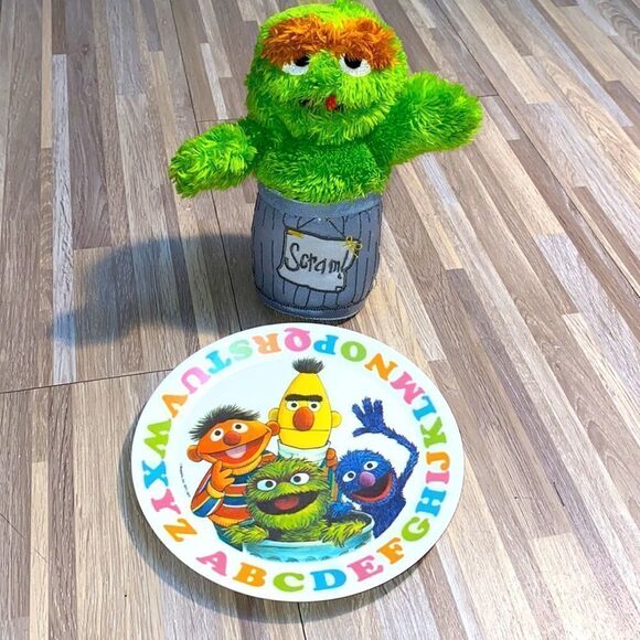 Sesame Street Other - Sesame Street vintage lunch dinner plate Oscar the grouch plush eating buddy euc